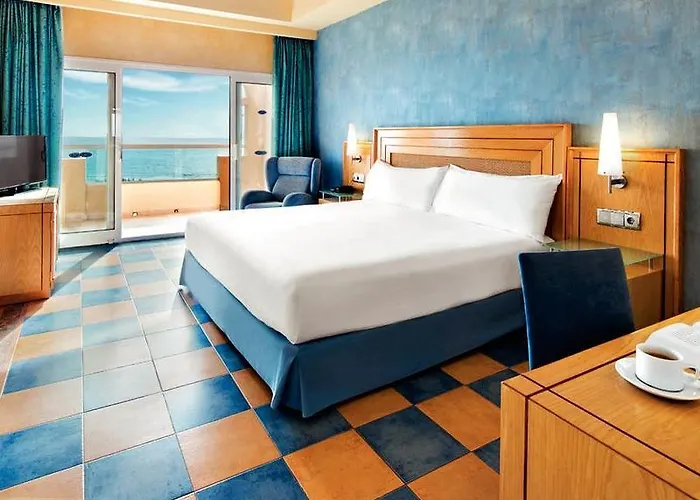 אתר נופש Elba Sara & Golf קלטה דה פוסטה