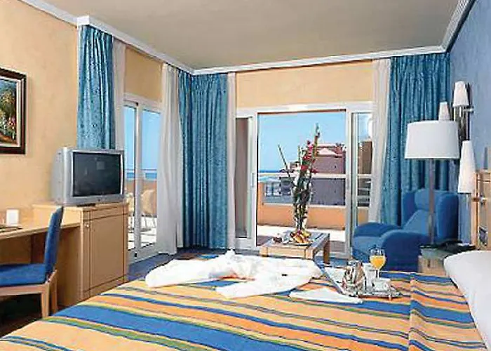 אתר נופש Elba Sara & Golf קלטה דה פוסטה