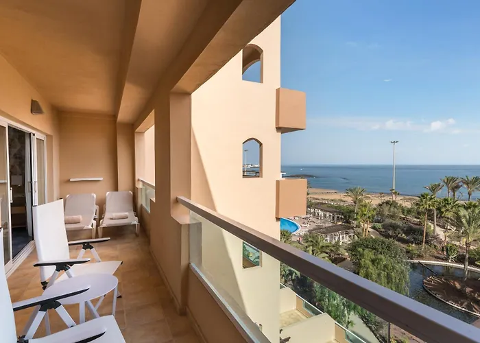 Elba Sara & Golf منتجع كاليتا ذي فوستي