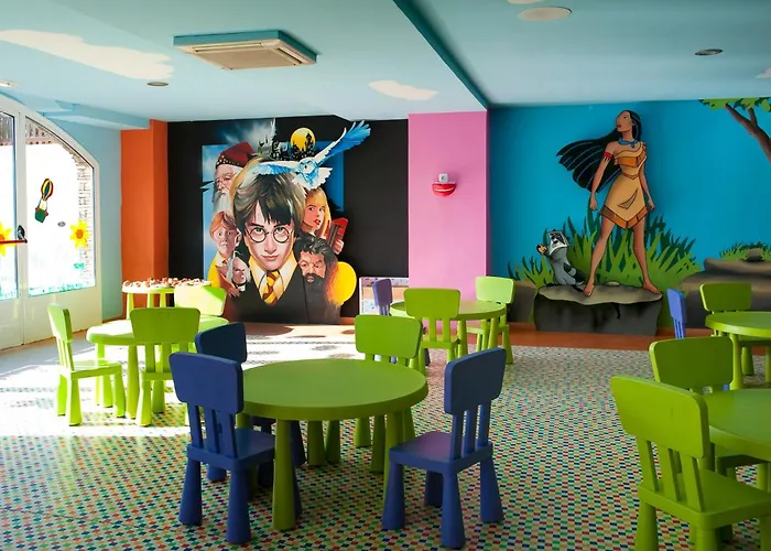 Elba Sara & Golf منتجع 4*