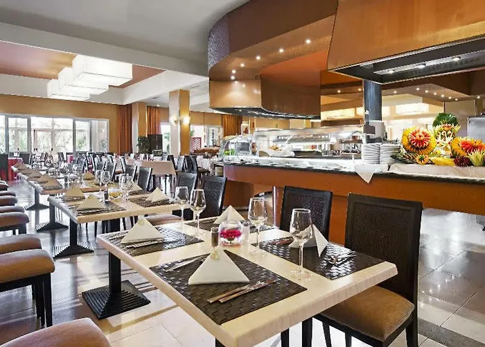 منتجع Elba Sara & Golf